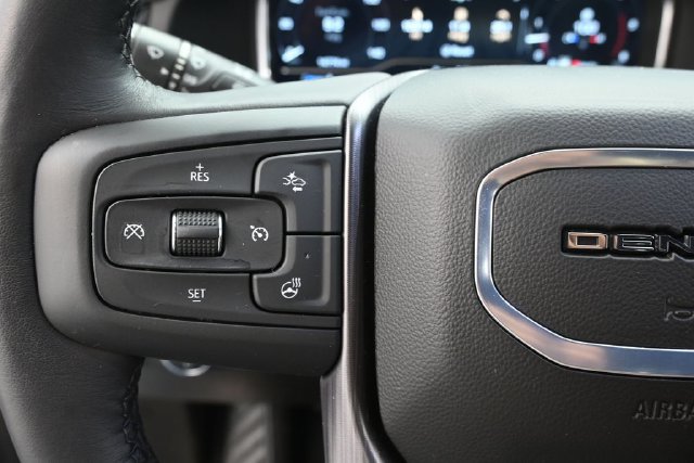 Used 2025 GMC Sierra 2500 Denali Ultimate AWD/4WD image 15