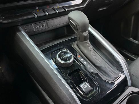 Used 2025 Chevrolet Colorado Trail Boss image 21