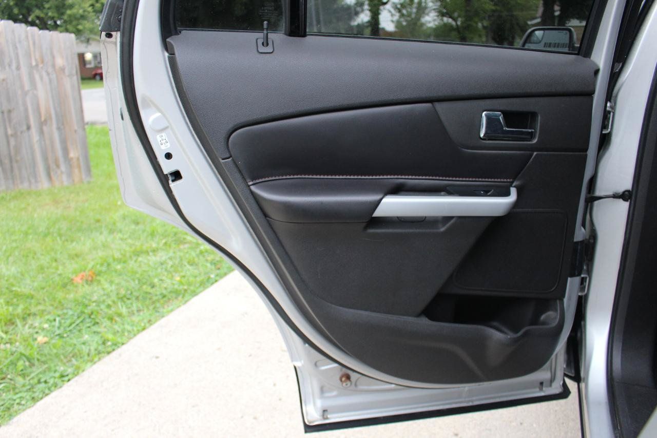 Used 2013 Ford Edge SEL AWD/4WD image 29