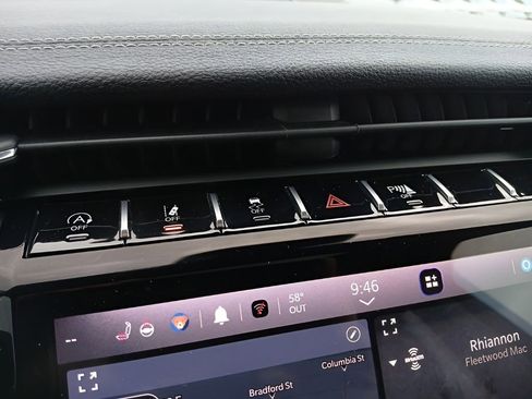 Used 2024 Jeep Grand Cherokee Limited w/ Luxury Tech Group II image 16