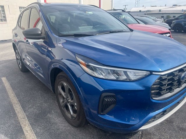 Used 2023 Ford Escape ST-Line w/ Tech Pack #1 FWD image 11