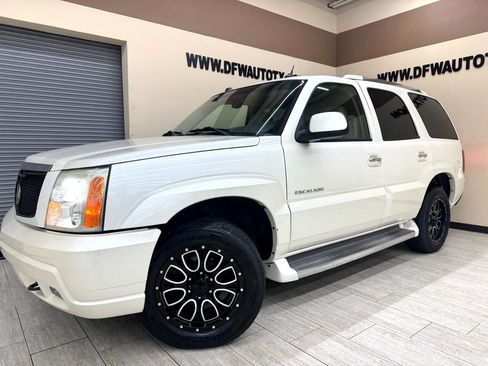 Used 2005 Cadillac Escalade AWD image 1