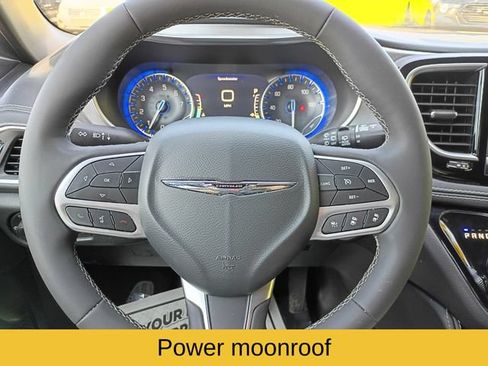 Used 2026 Chrysler Pacifica Limited FWD image 14