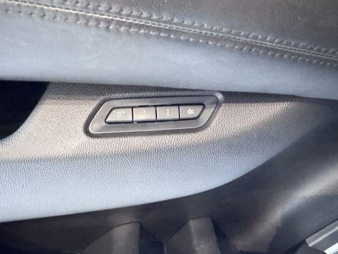 Used 2017 Cadillac Escalade ESV Platinum image 26