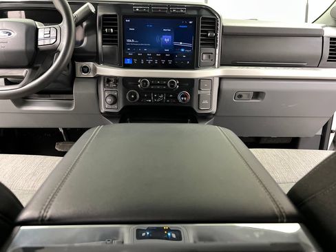 Used 2024 Ford F250 XLT w/ XLT Premium Package AWD/4WD image 39