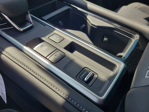 New 2026 Nissan Pathfinder SV image 33