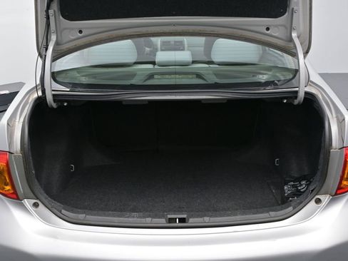 Used 2010 Toyota Corolla LE image 16