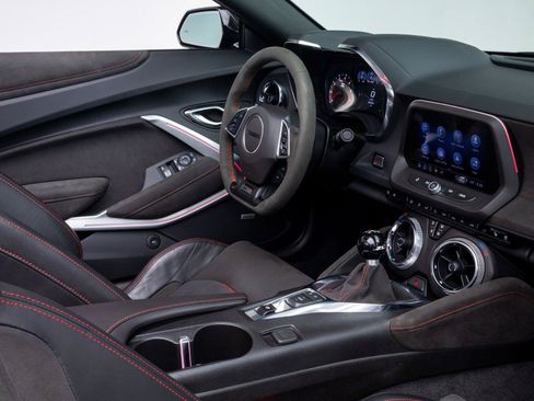 Used 2022 Chevrolet Camaro ZL1 RWD image 39
