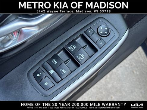 Used 2021 Jeep Cherokee Latitude Lux w/ Comfort/Convenience Group AWD/4WD image 12