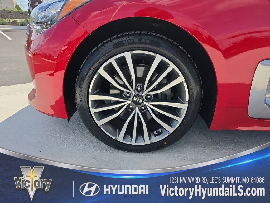 Used 2019 Kia Stinger Premium AWD/4WD image 9