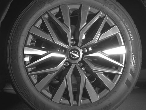 Used 2025 Nissan Altima 2.5 SV image 13