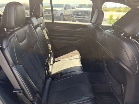 Used 2024 Jeep Grand Cherokee L Laredo AWD/4WD image 19