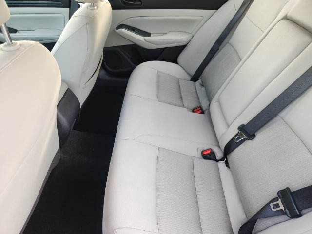 Used 2025 Nissan Altima 2.5 SV FWD image 25