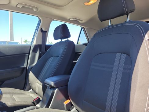 Used 2022 Hyundai Venue SEL image 12