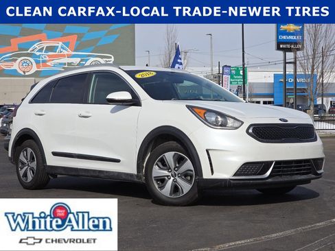 Used 2018 Kia Niro LX image 1