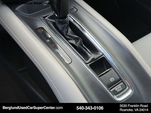 Used 2022 Honda HR-V LX image 26