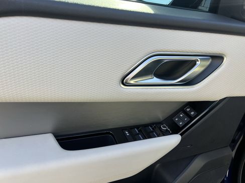 Certified 2022 Land Rover Range Rover Velar R-Dynamic S image 15