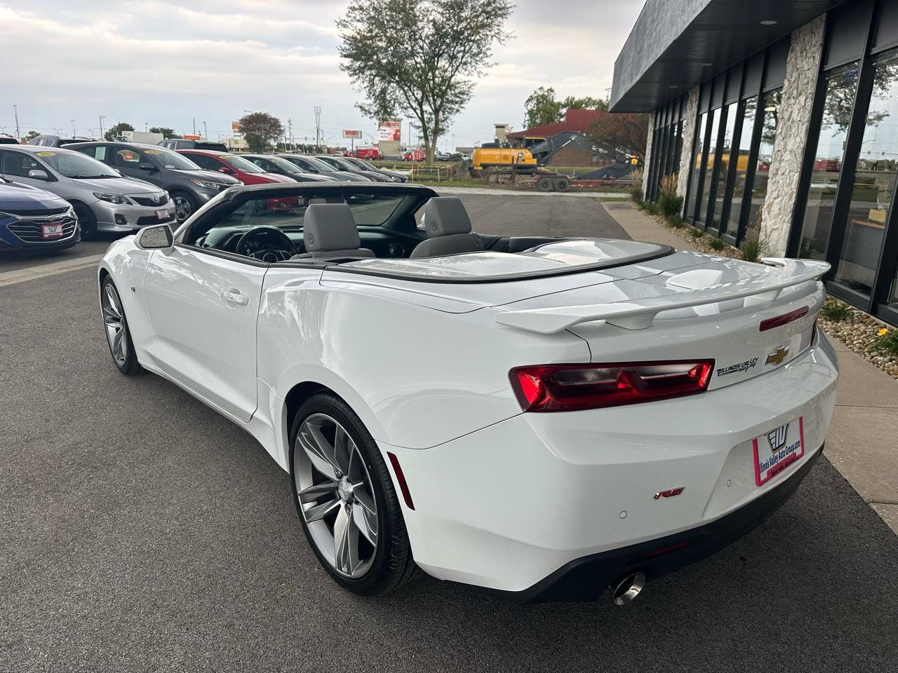 Used 2018 Chevrolet Camaro LT RWD image 5