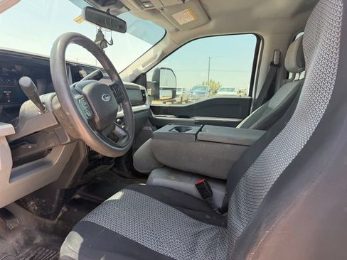 Used 2025 Ford F250 XLT w/ Black Appearance Package AWD/4WD image 14