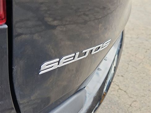Certified 2024 Kia Seltos EX image 30