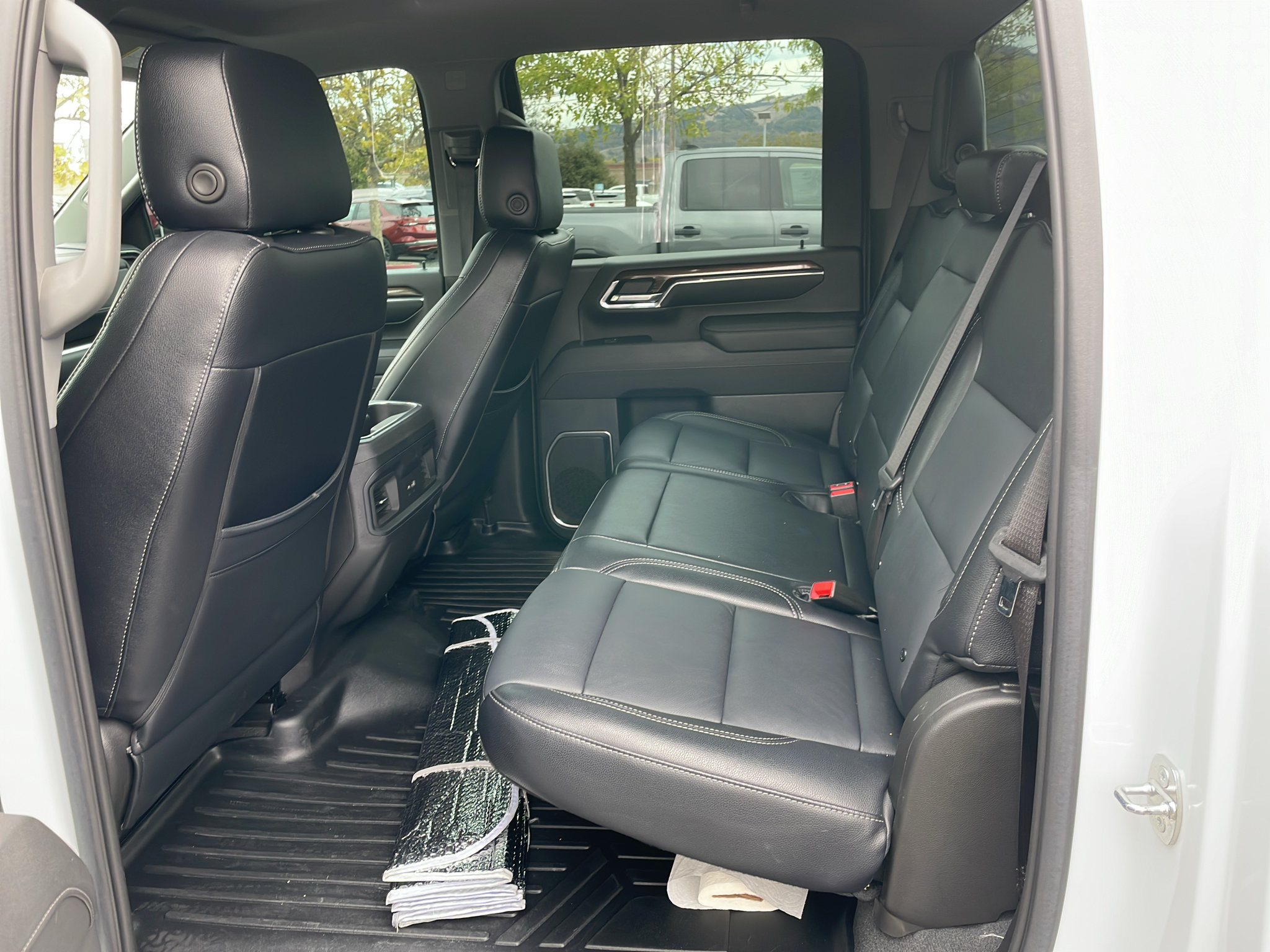 Used 2024 Chevrolet Silverado 3500 LT w/ Convenience Package AWD/4WD image 10