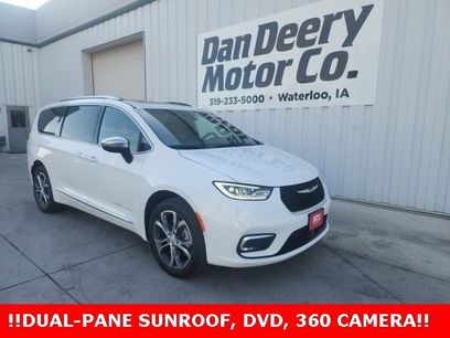 New 2026 Chrysler Pacifica Pinnacle