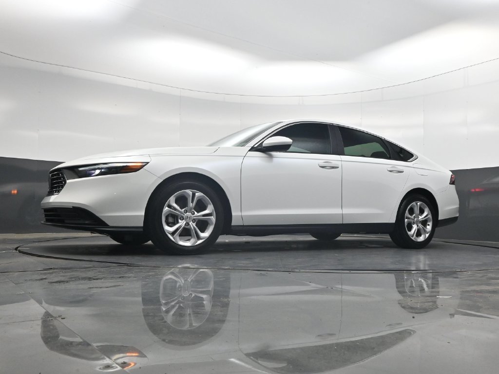 Certified 2025 Honda Accord LX image 28