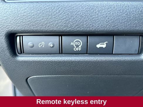 Used 2025 Nissan Rogue SV image 12