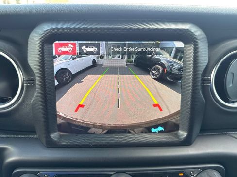Used 2022 Jeep Wrangler Unlimited Sahara w/ Cold Weather Group AWD/4WD image 26