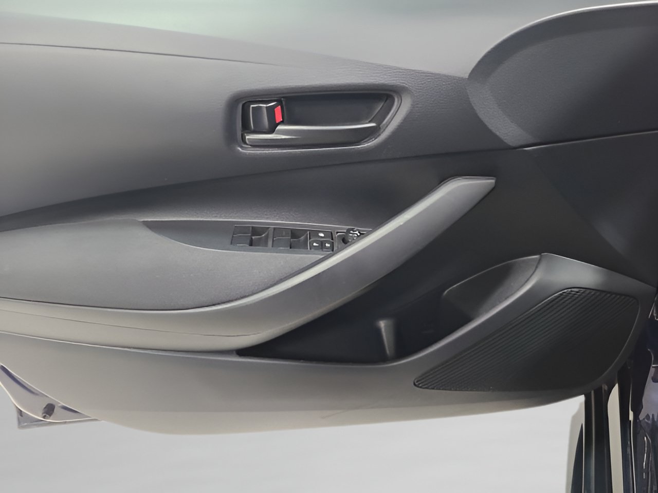 Used 2024 Toyota Corolla LE FWD image 18