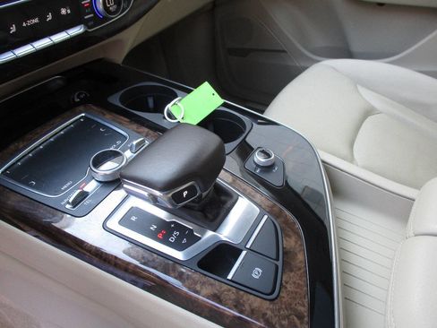 Used 2018 Audi Q7 3.0T Prestige w/ Prestige Package image 35