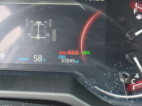 Used 2025 Toyota RAV4 XLE image 24