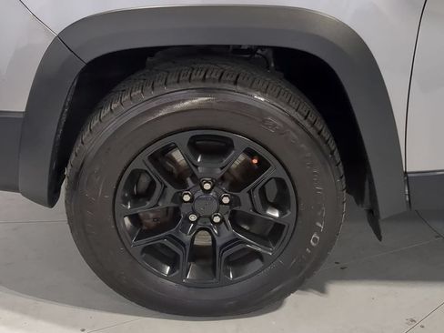 Used 2020 Jeep Cherokee Trailhawk w/ Cold Weather Group AWD/4WD image 17