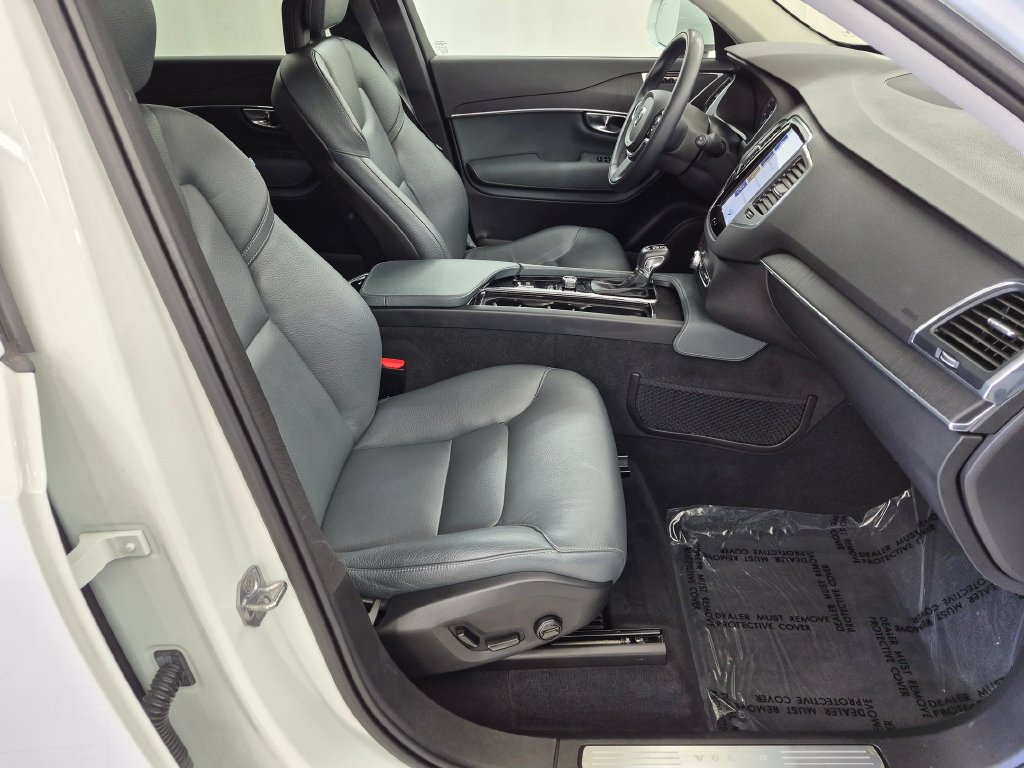 Used 2020 Volvo XC90 T6 Momentum w/ Protection Package AWD/4WD image 37