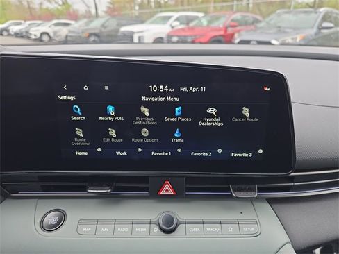 New 2025 Hyundai Elantra Limited image 18