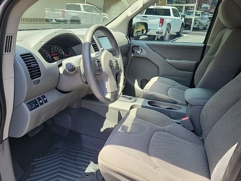Used 2021 Nissan Frontier SV w/ Midnight Edition Floor Mats AWD/4WD image 12