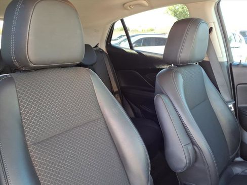 Used 2021 Buick Encore Preferred w/ Safety Package image 12