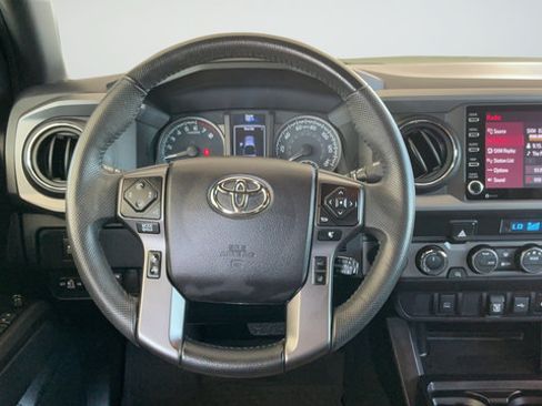 Used 2021 Toyota Tacoma TRD Off-Road AWD/4WD image 10