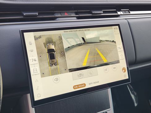 Used 2024 Land Rover Range Rover Long Wheelbase SE image 19