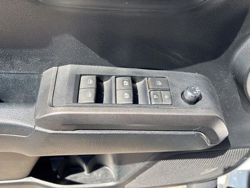 Used 2016 Toyota Tacoma TRD Sport w/ Towing Package image 23