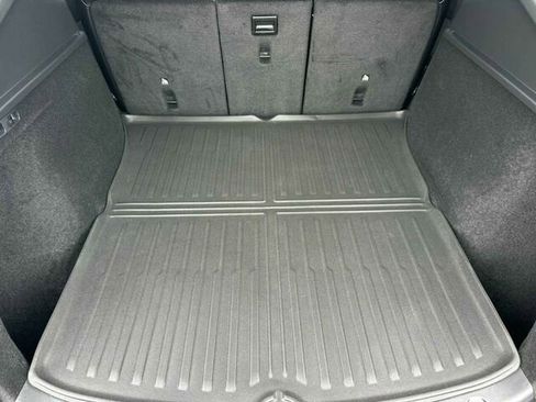Used 2025 Tesla Model Y Long Range RWD image 18