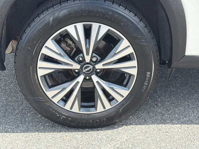 Used 2023 Nissan Rogue SV FWD image 17