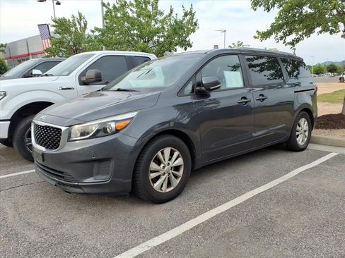 Used 2017 Kia Sedona LX w/ LX Essentials Premium Package FWD image 4