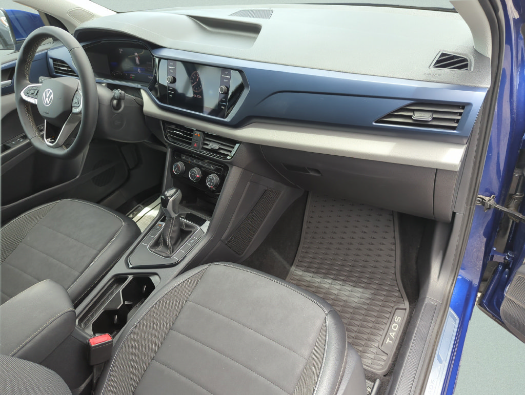 Used 2023 Volkswagen Taos SE FWD image 18