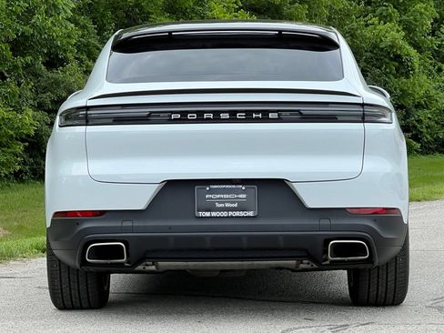 Certified 2024 Porsche Cayenne Coupe AWD/4WD image 8