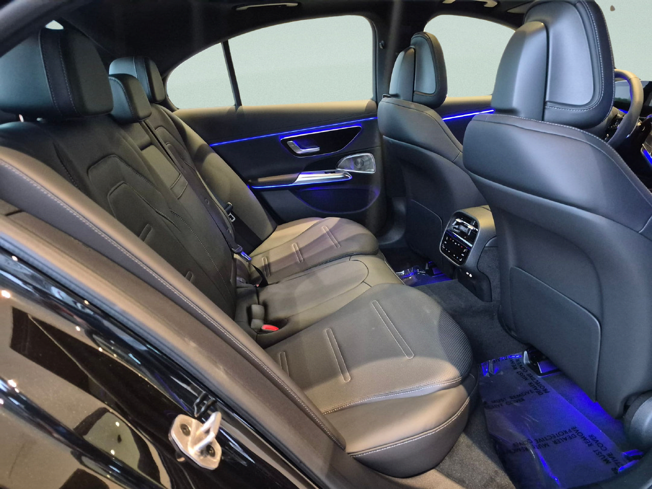 New 2026 Mercedes-Benz E 53 AMG e 4MATIC Sedan image 9