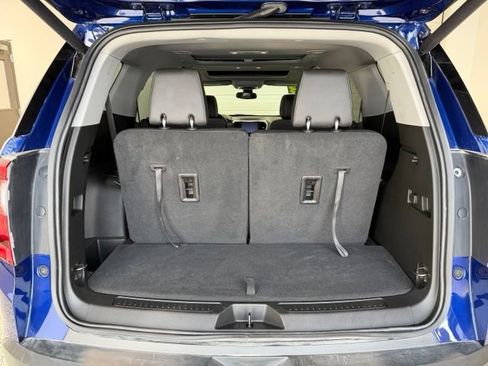 Used 2023 GMC Acadia SLT w/ Technology Package AWD/4WD image 33