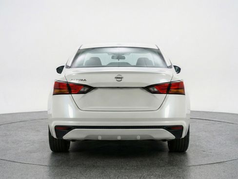 Used 2025 Nissan Altima 2.5 SV image 7