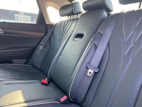 Used 2023 Genesis G80 image 34