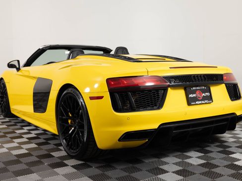 Used 2017 Audi R8 V10 AWD/4WD image 18